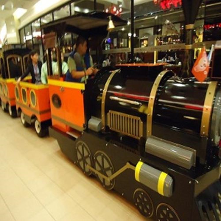 板桥镇商场观光小火车